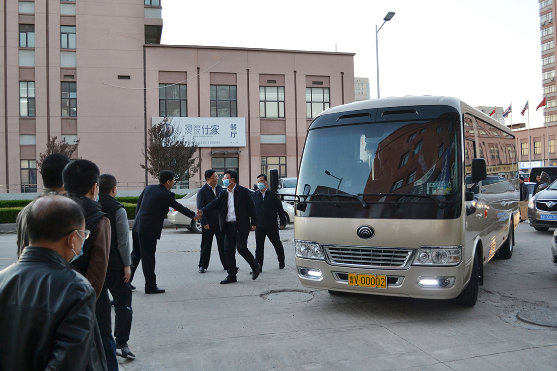 濰坊市委副書記、市長劉運一行4人蒞臨山東中凱濰坊市進口冷鏈集中監(jiān)管專倉參觀督導疫情防控工作